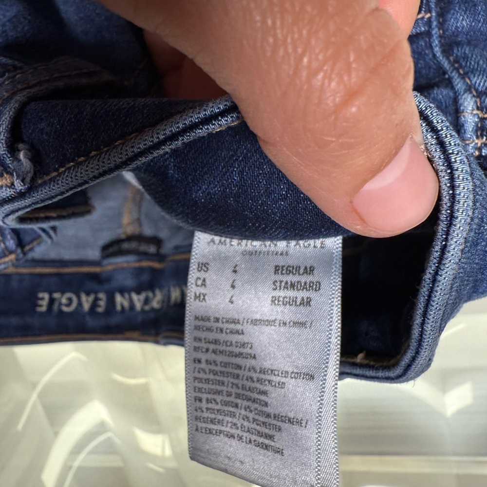 American Eagle Outfitters women’s Dark Blue Straight Jeans